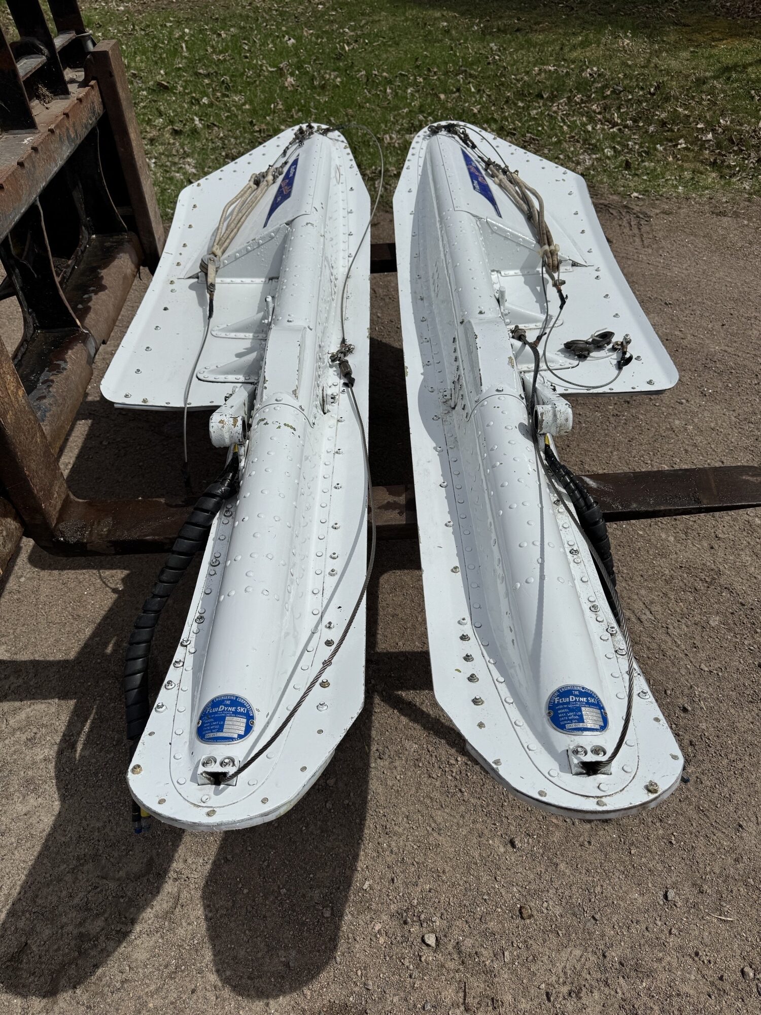 FLUIDYNE 3600 Wheel skis