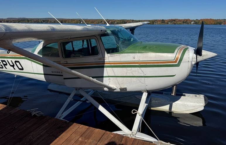 CESSNA 172I floatplane