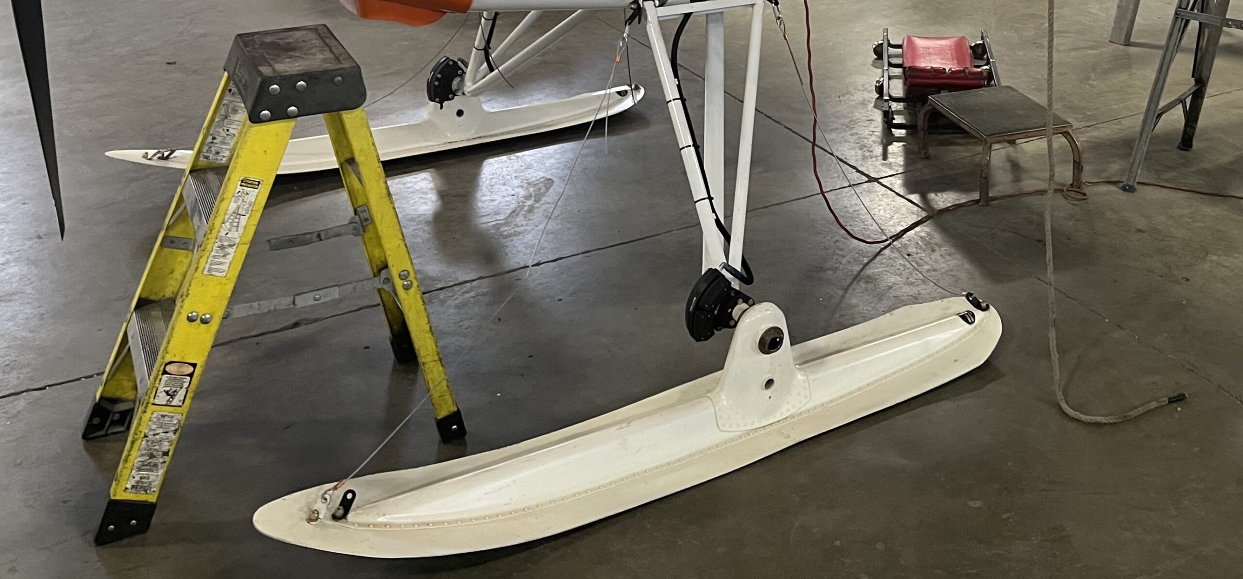 AERO 2000s Straight Skis & tail ski