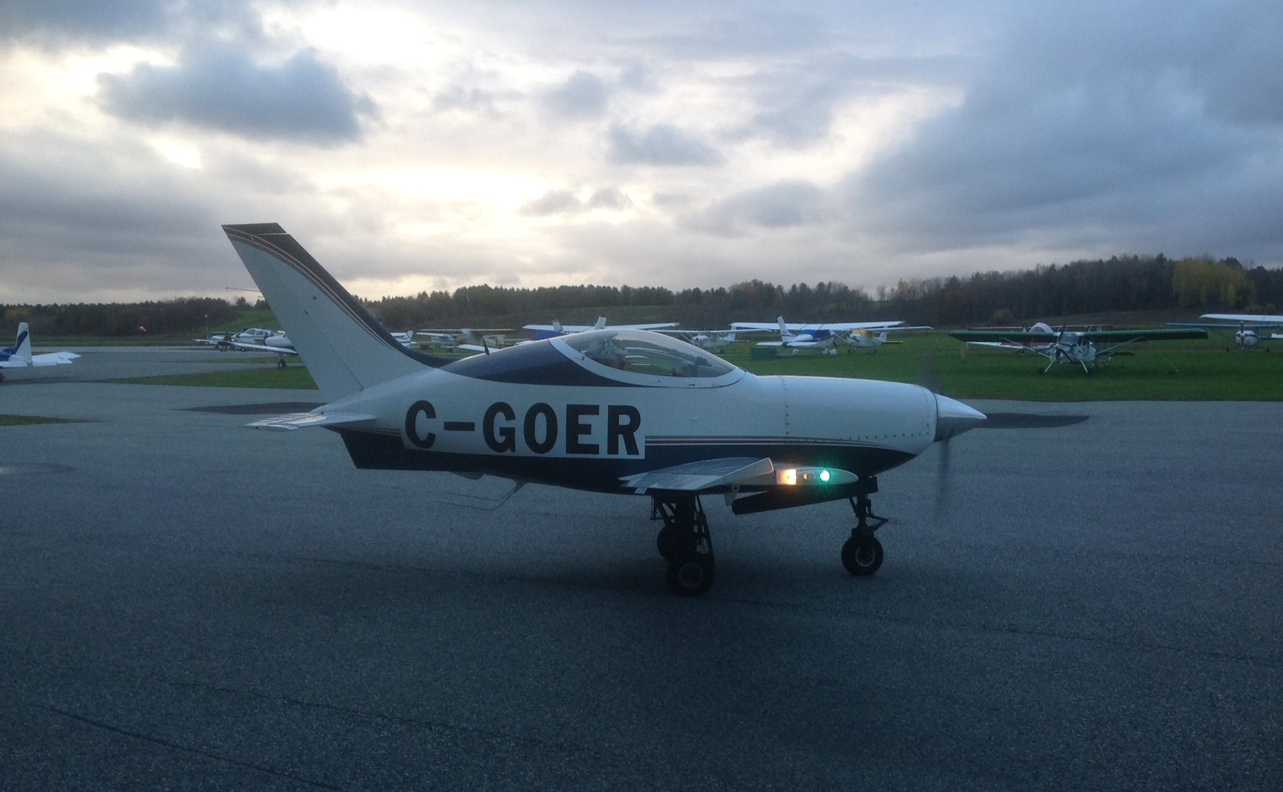 2009 QUESTAIR VENTURE